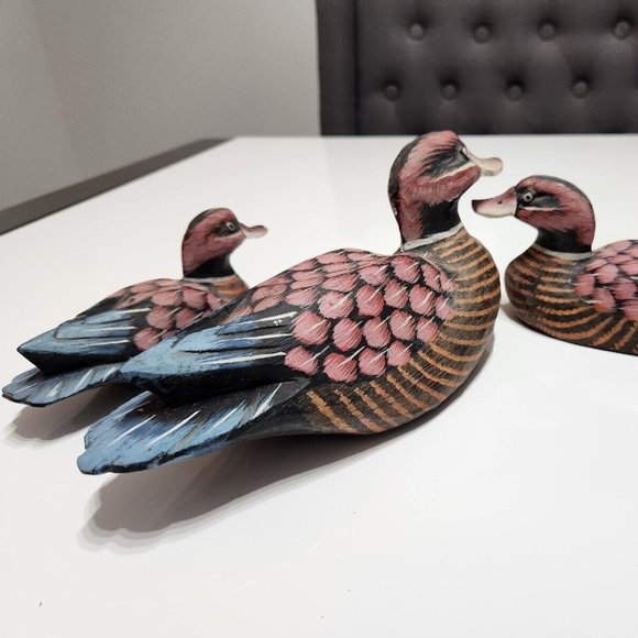Hand Carved Wooden Ducks 3 Pieces Hand Painted With Great Detail - Picture 3 of 5